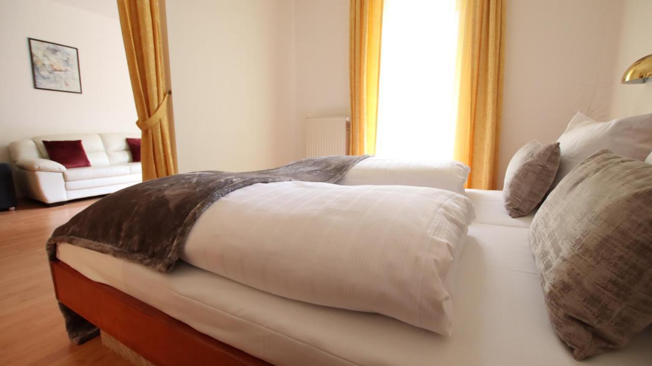 Hotel Kurparkblick Bad Bergzabern Eksteriør billede