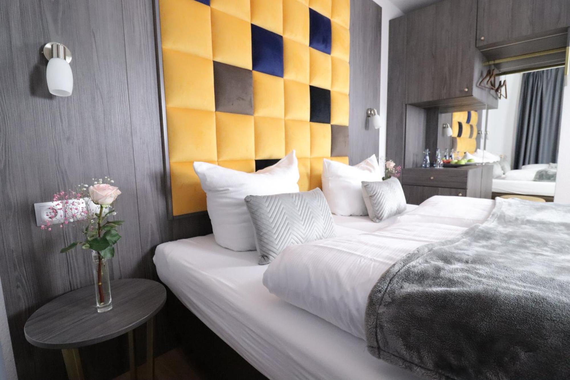 Hotel Kurparkblick Bad Bergzabern Eksteriør billede