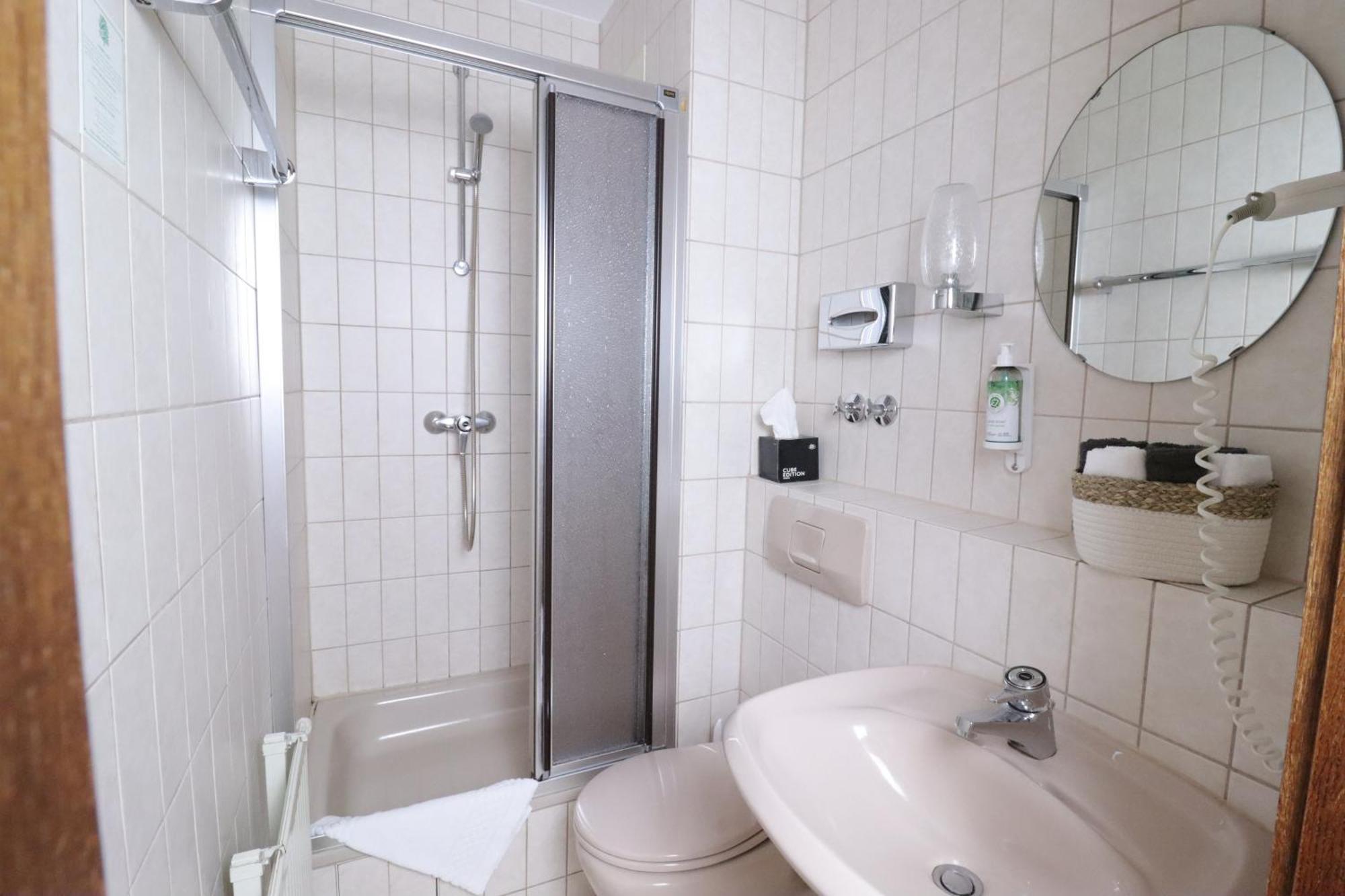 Hotel Kurparkblick Bad Bergzabern Eksteriør billede