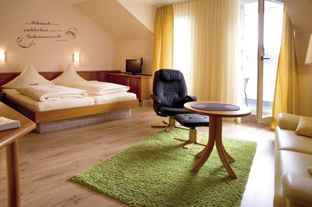 Hotel Kurparkblick Bad Bergzabern Værelse billede